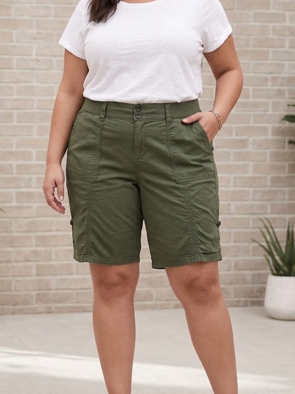 Torrid Size 20 Olive Green Cargo Shorts Roll Tab Waist Band Stretch Plus Size